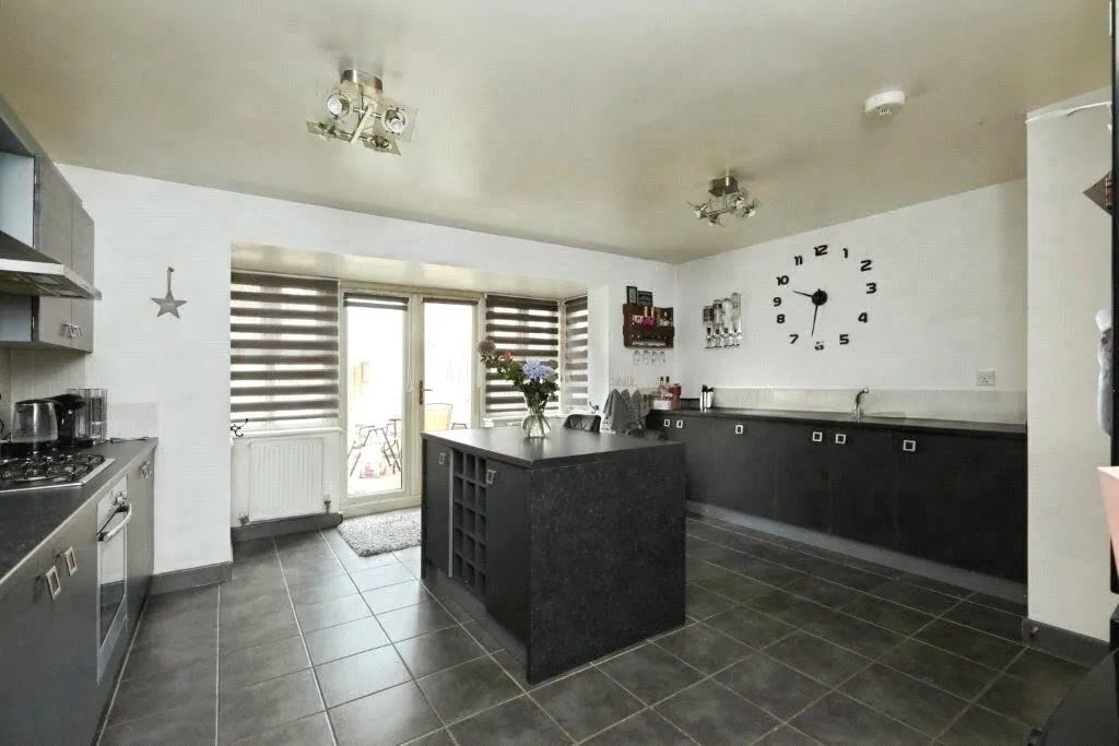 Bridgewater Way, Ravenfield, Rotherham, South Yorkshire, S65, photo 3