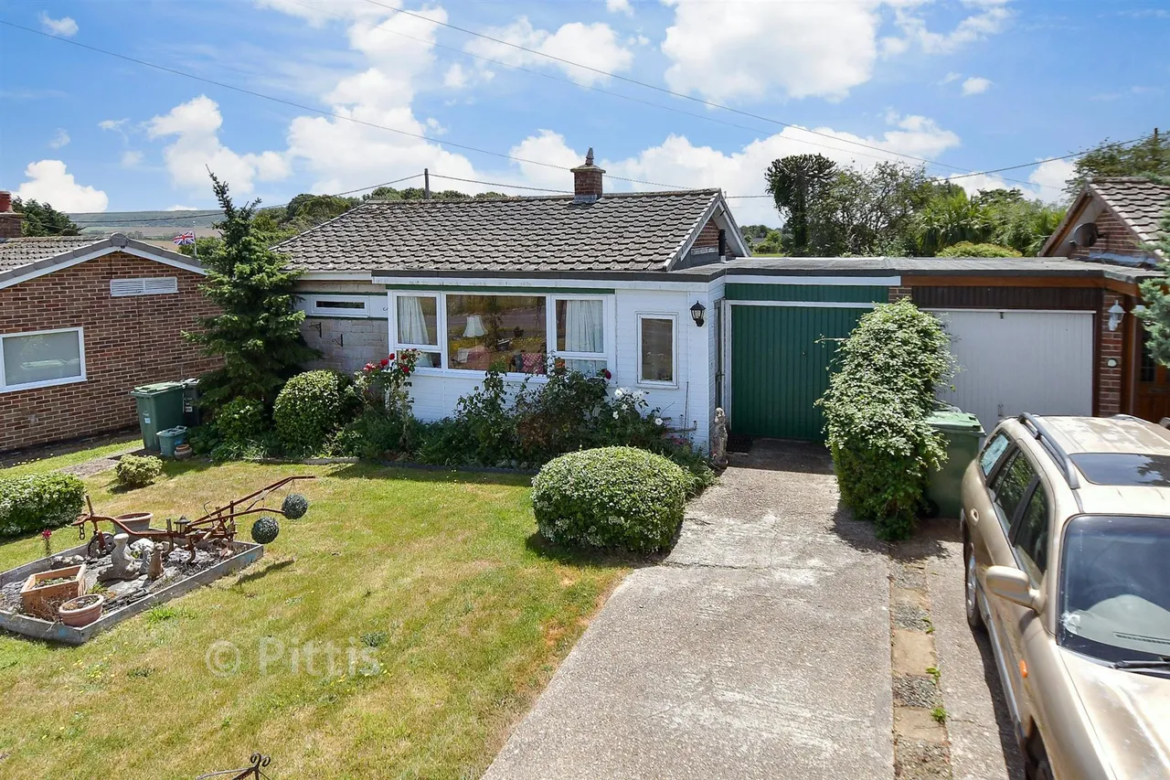2 bed house for sale, Ronstan Gardens, Freshwater, PO40