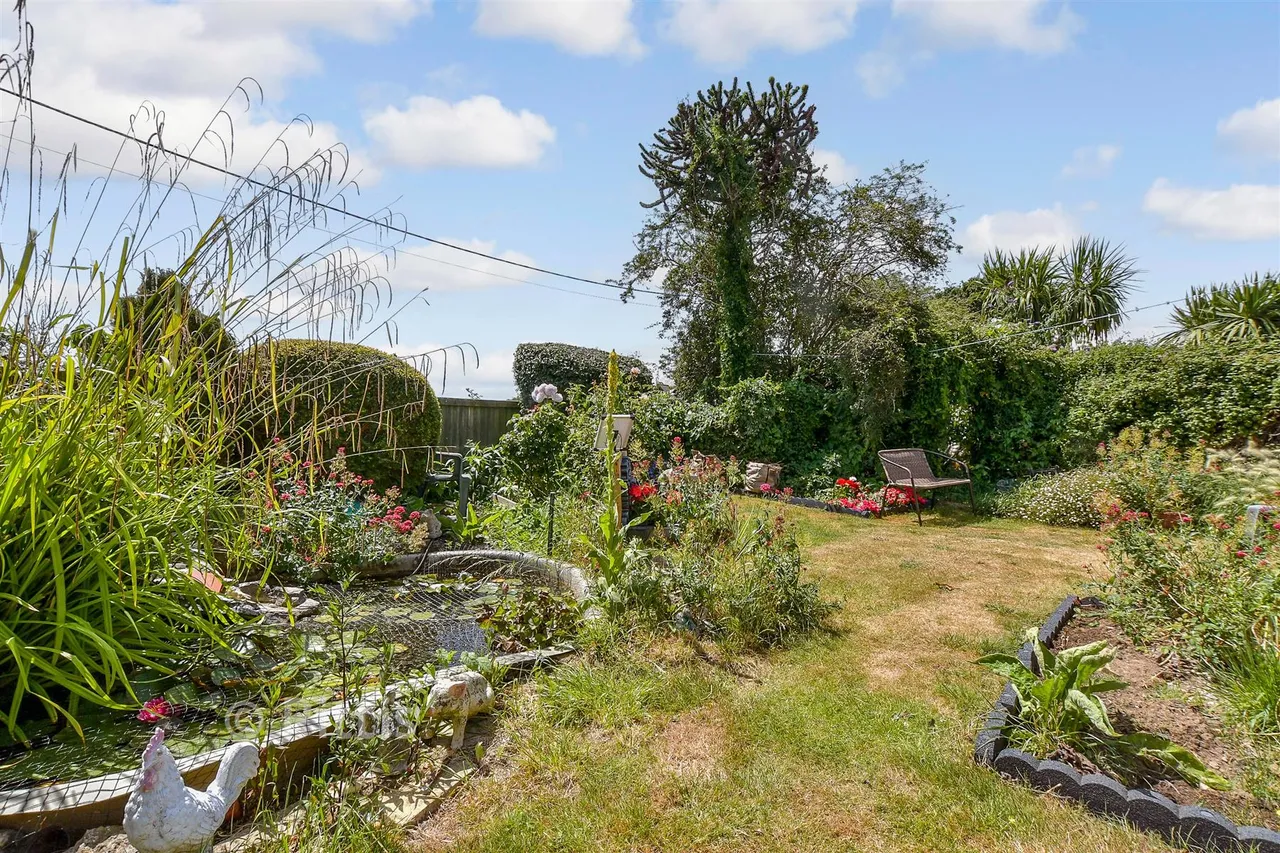 Ronstan Gardens, Freshwater, PO40, photo 12