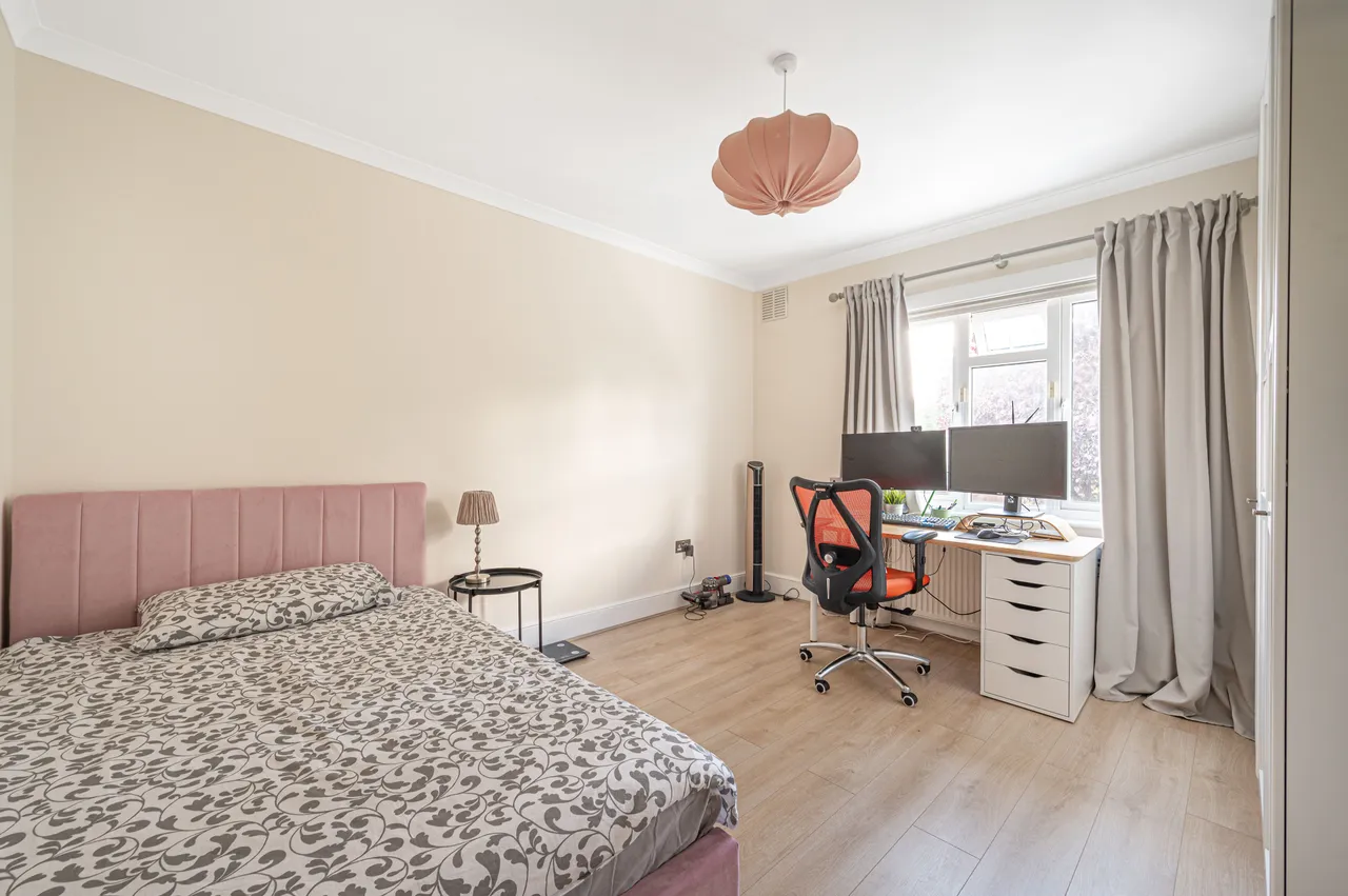 149 Chanctonbury Way, London, photo 11