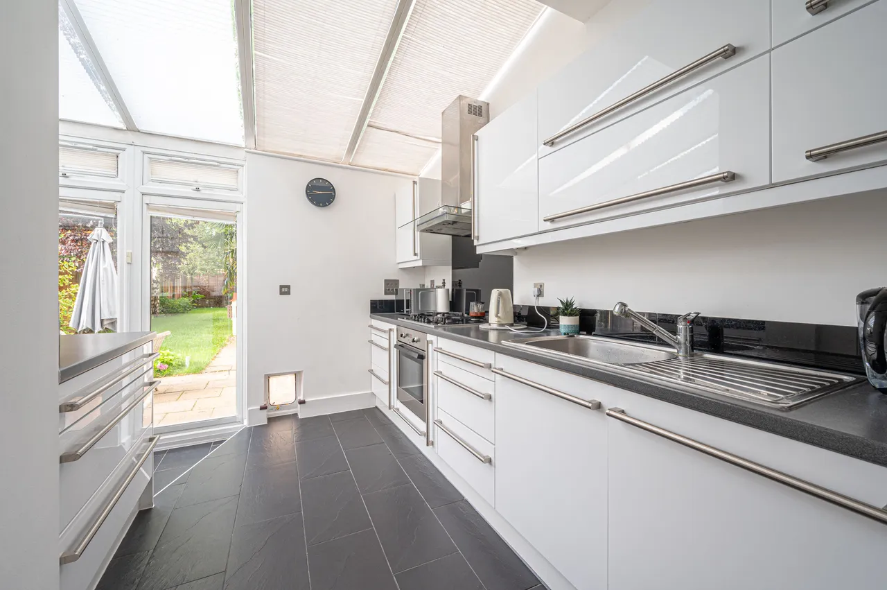 149 Chanctonbury Way, London, photo 6