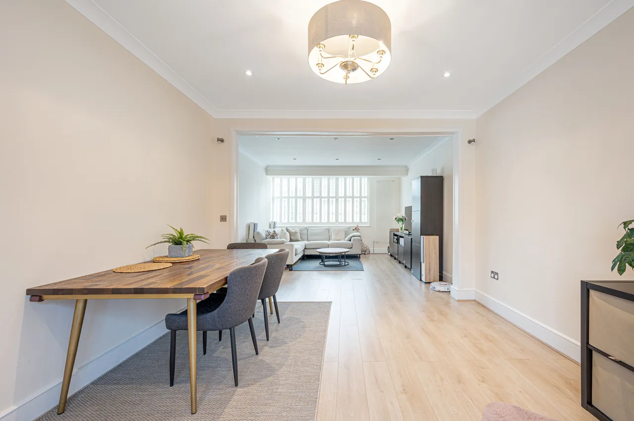 149 Chanctonbury Way, London, photo 4