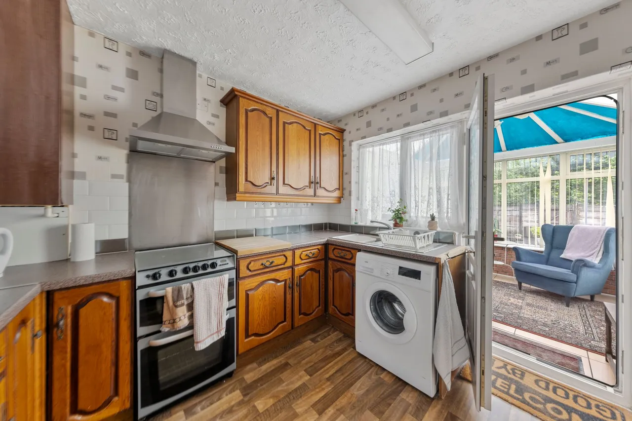 Winfrith Road, Fearnhead, Warrington, Warrington, WA2 0QE, photo 11