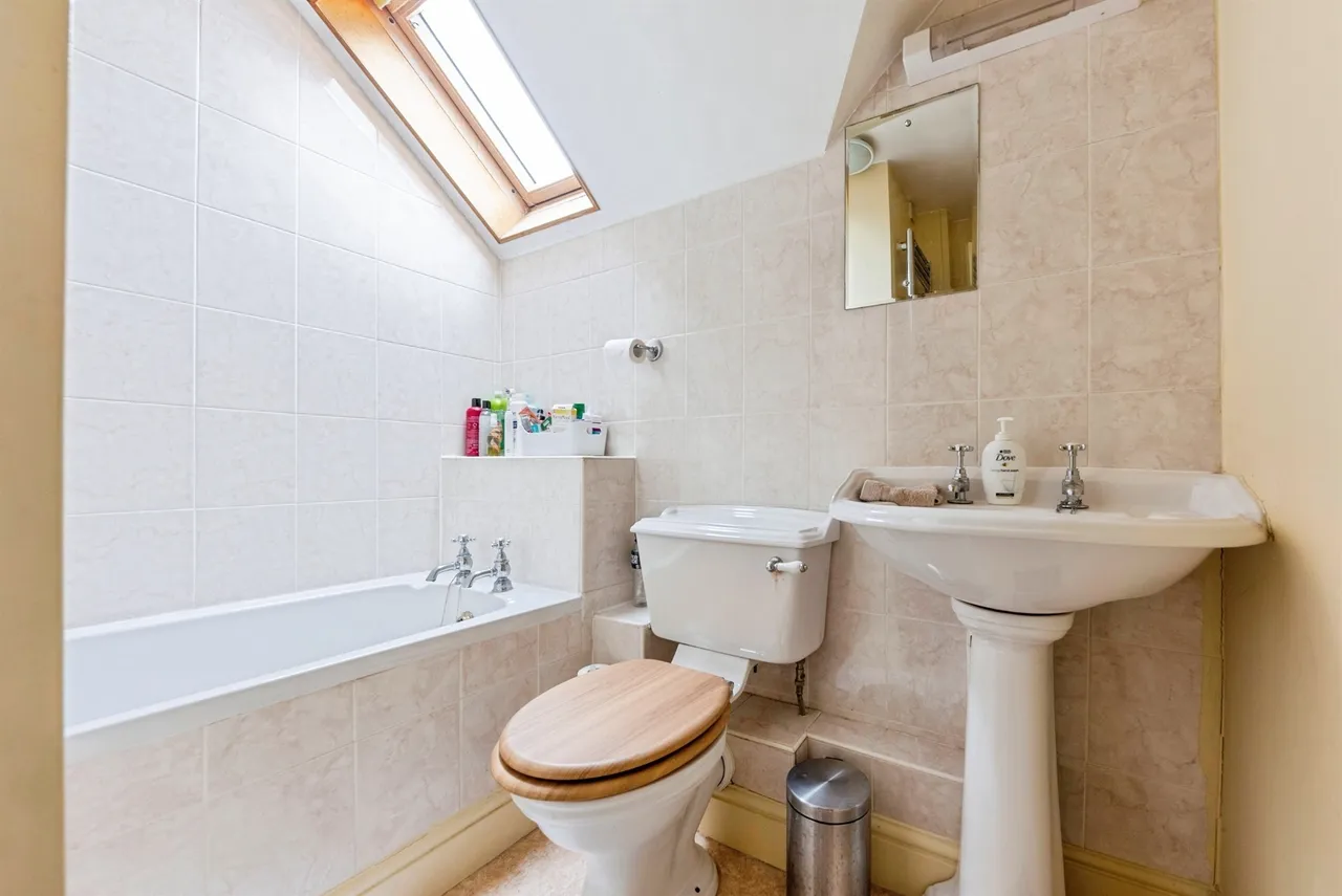 High Street, South Witham, NG33, photo 12