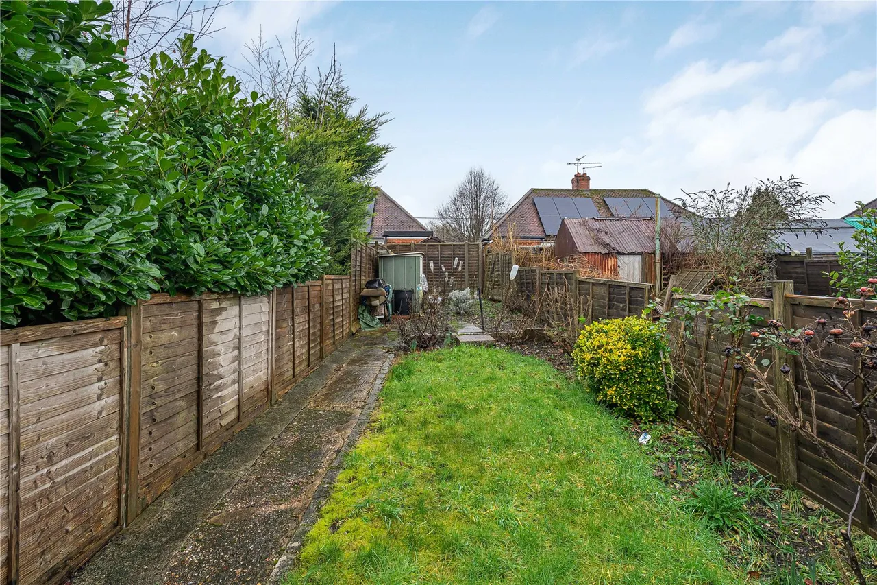 Victoria Road, Alton, GU34, photo 13