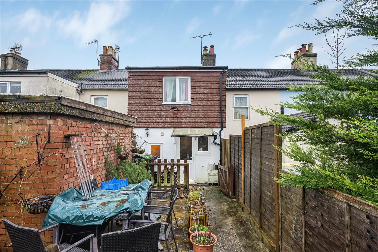 Victoria Road, Alton, GU34, photo 9