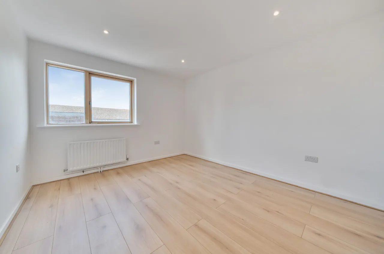 Flat 9, Warbler House, London, 60 Fothergill Close, E13 0LJ, photo 9