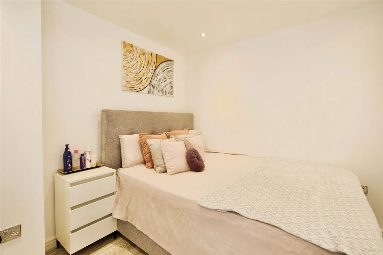 Charcot Road, LONDON, London, NW9, photo 9