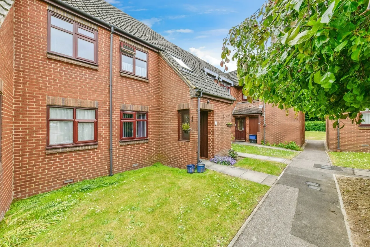 The Lawns, Stevenage, Hertfordshire, SG2, photo 15