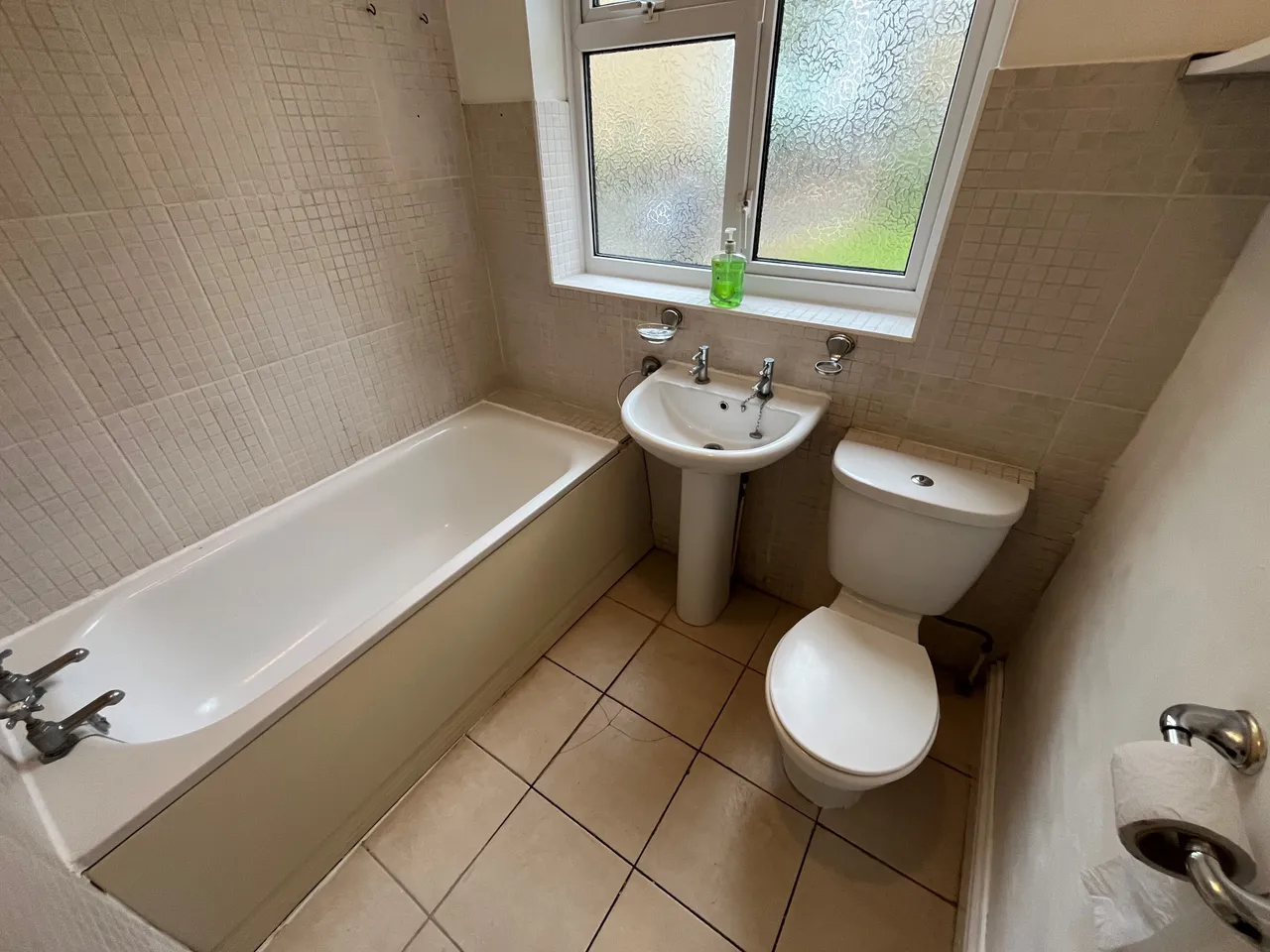 Winchester Road, SO16, photo 4