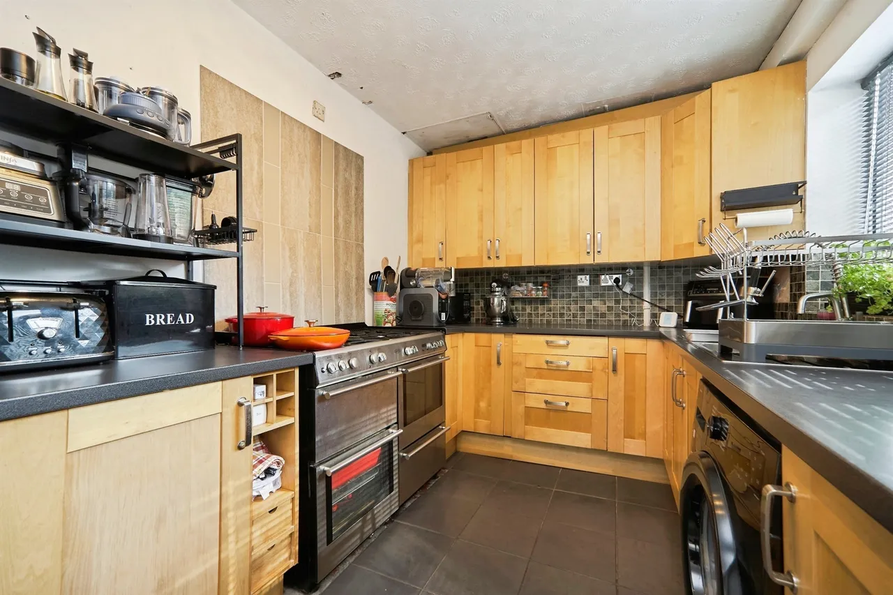 Landseer Mount, Bramley, Leeds, photo 7