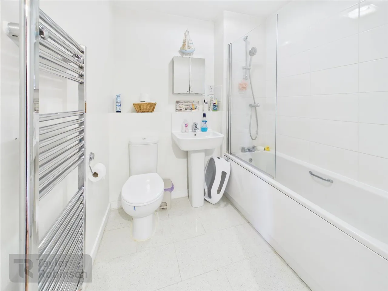 Capua Court, Forge Wood, RH10, photo 6