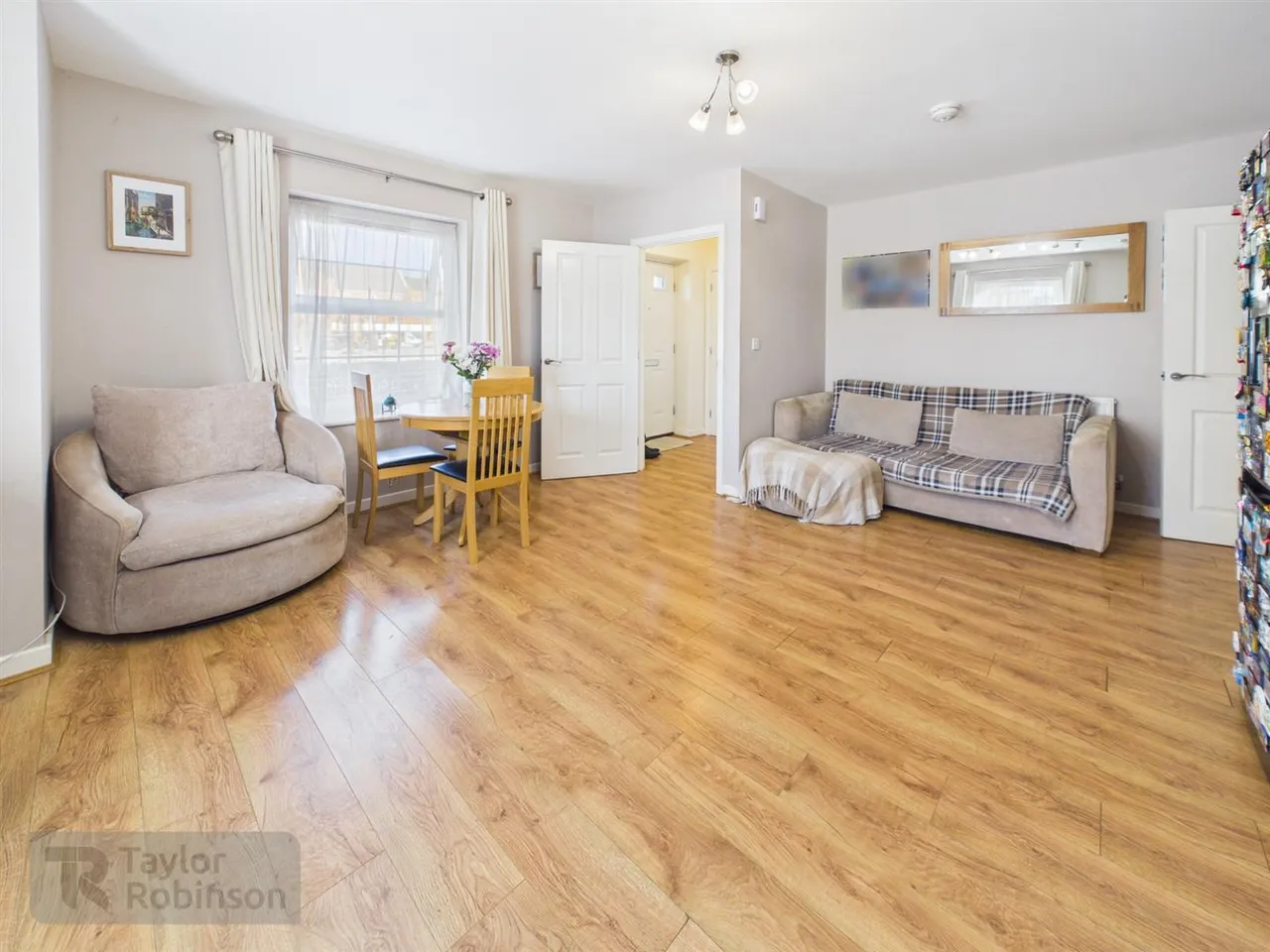 Capua Court, Forge Wood, RH10, photo 3