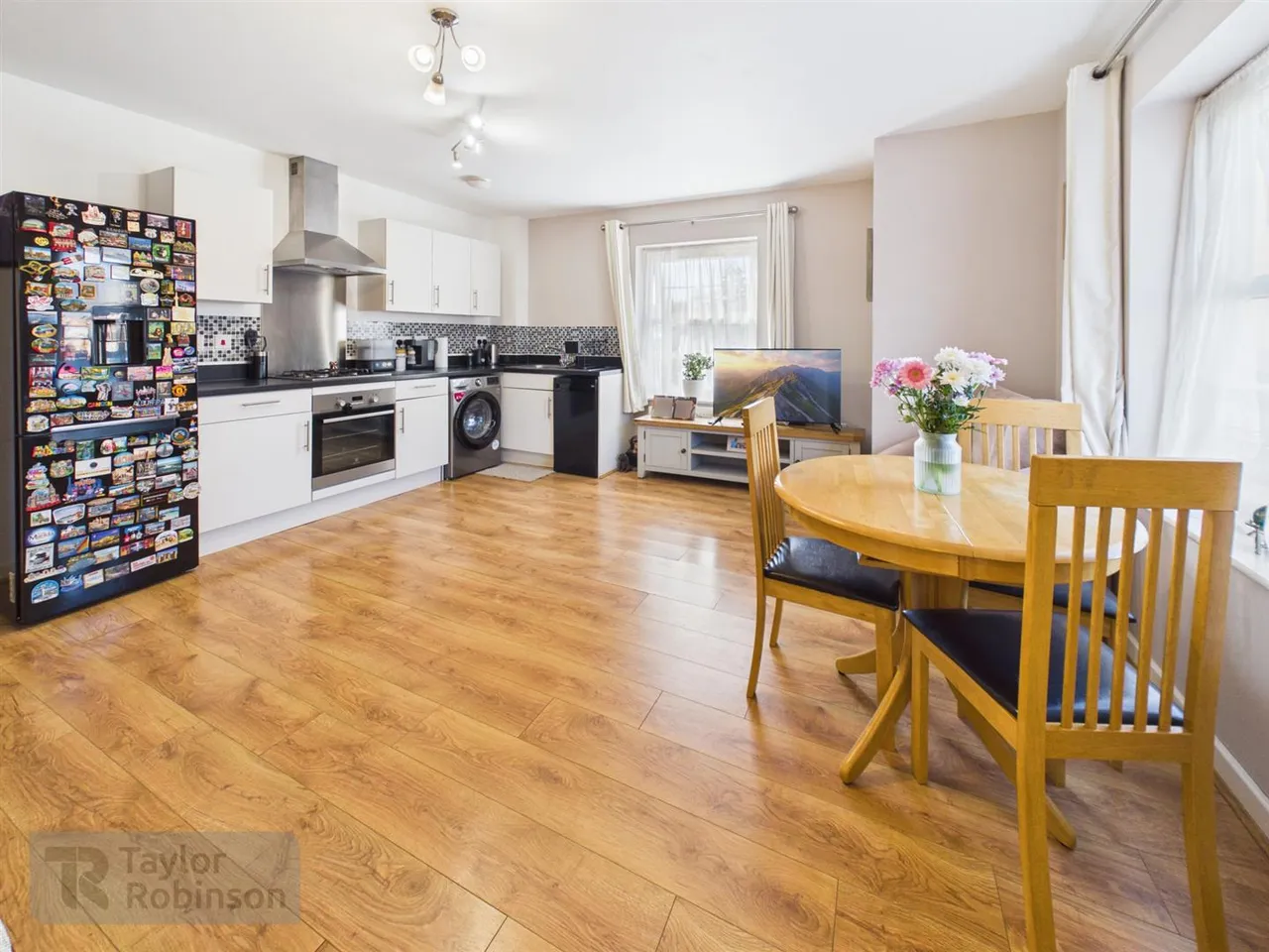 Capua Court, Forge Wood, RH10, photo 4