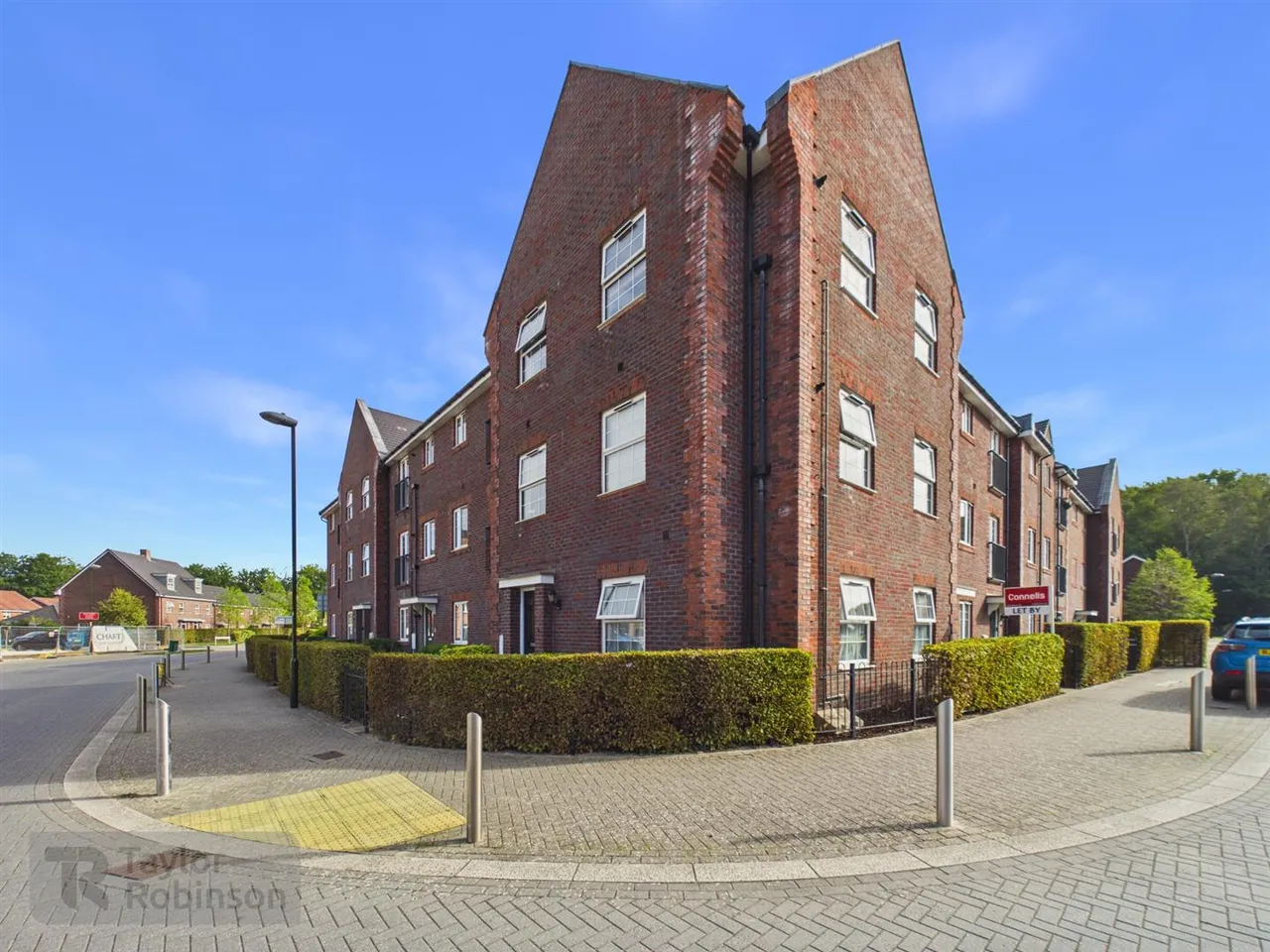 Capua Court, Forge Wood, RH10, photo 13