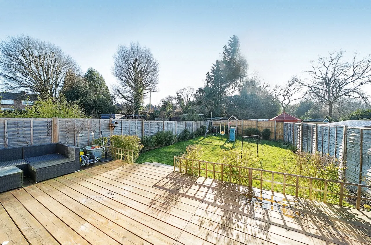 Frimley Grove Gardens, Frimley, Camberley, Surrey, GU16 7JY, photo 10