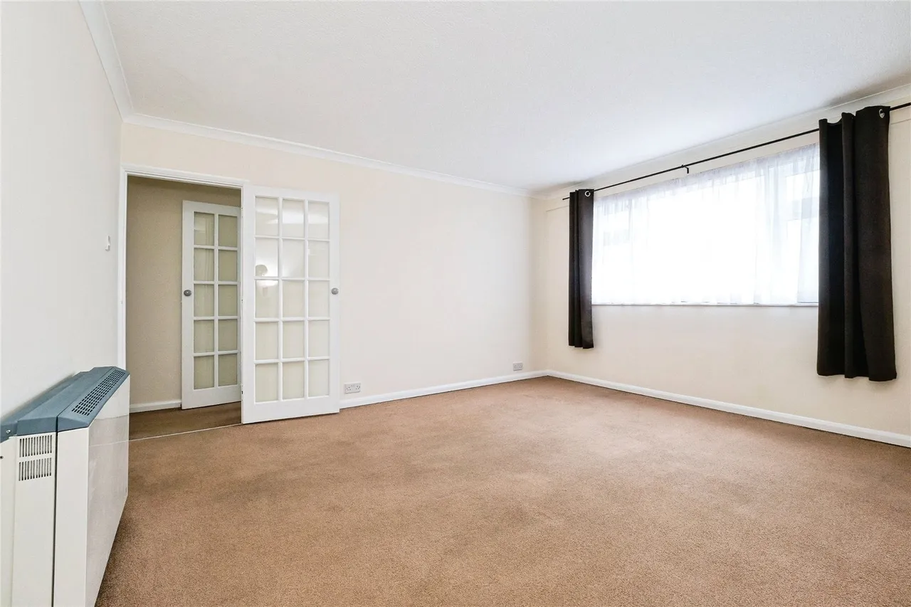 Hainault Road, London, E11, photo 10