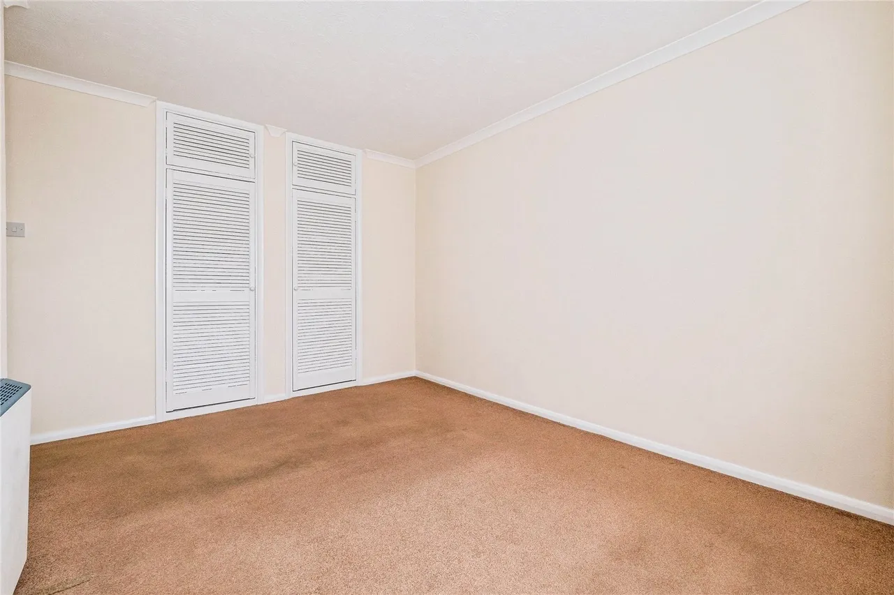 Hainault Road, London, E11, photo 21