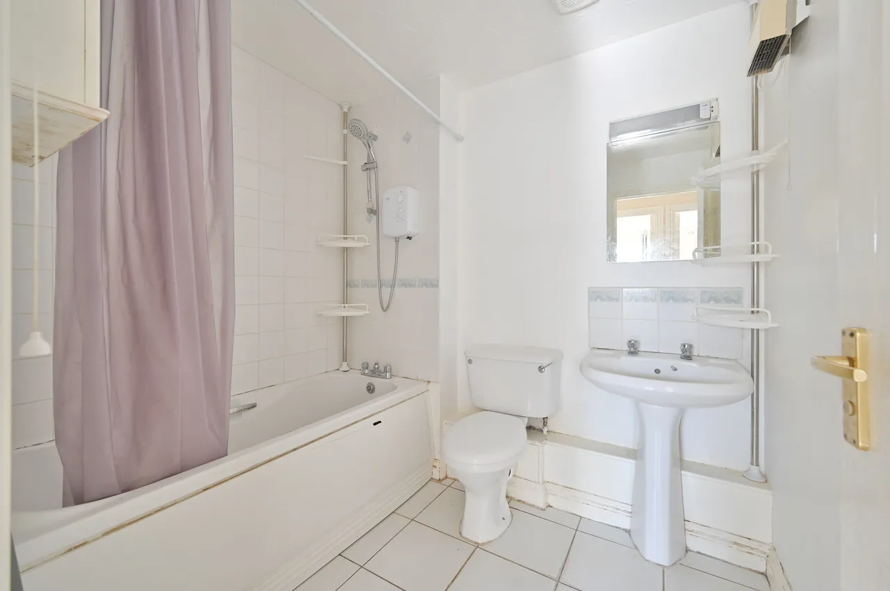 12 Roedean House, Exeter Close, Watford, photo 7