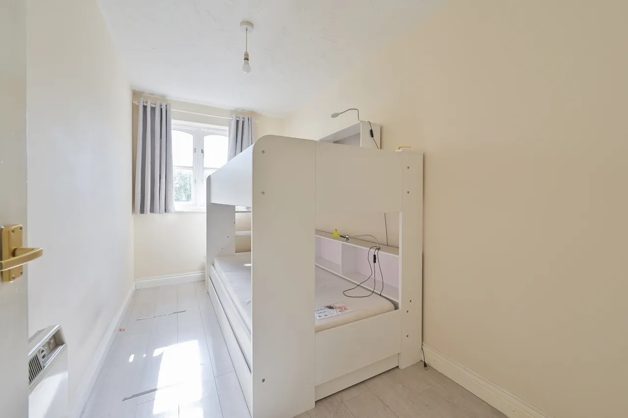 12 Roedean House, Exeter Close, Watford, photo 6
