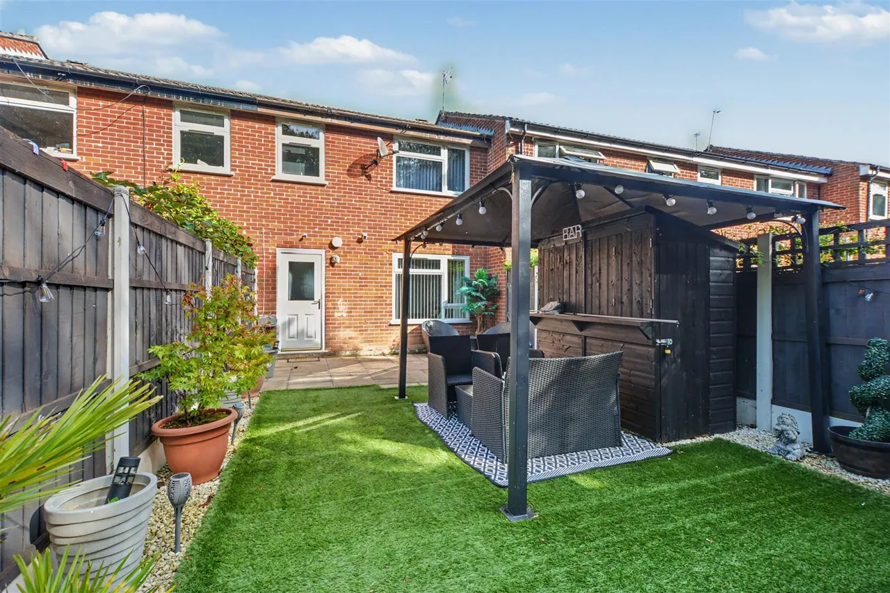 Hardwick Court, Sawley, NG10, photo 4