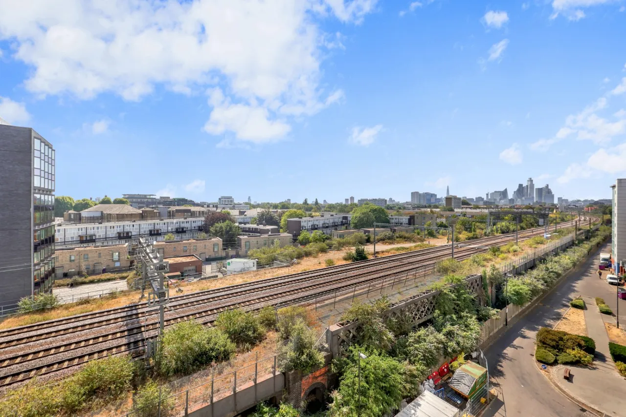 Meath Crescent, London, E2, photo 8