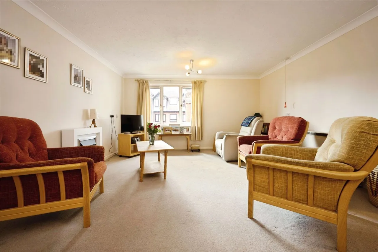Rosebery Court, Water Lane, Leighton Buzzard, Bedfordshire, LU7, photo 6
