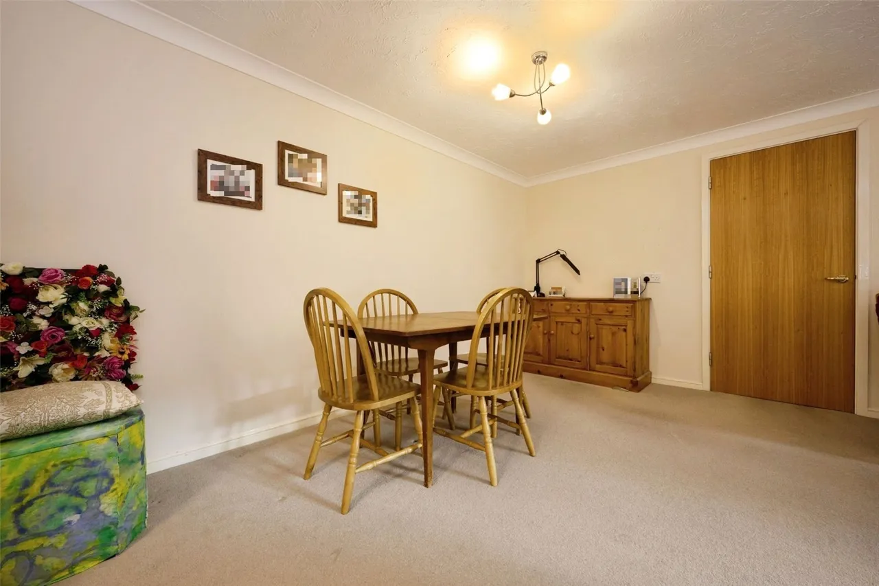 Rosebery Court, Water Lane, Leighton Buzzard, Bedfordshire, LU7, photo 7