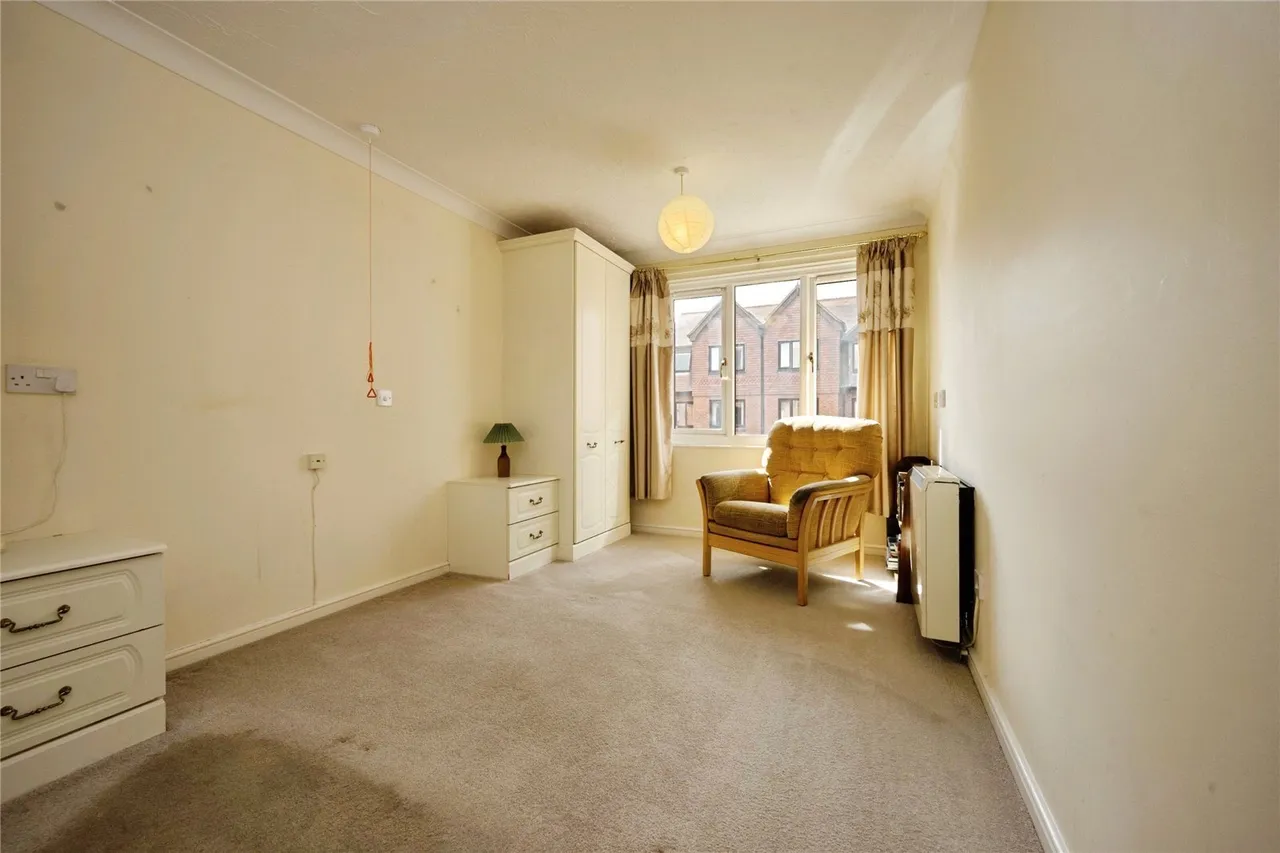Rosebery Court, Water Lane, Leighton Buzzard, Bedfordshire, LU7, photo 9