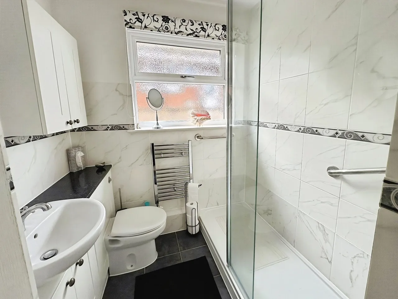 Orchard Close, Normandy, Guildford, Surrey, GU3 2ET, photo 6