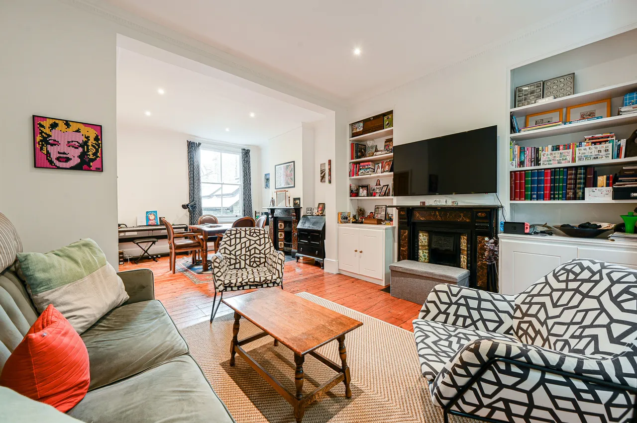 3 bed house for sale — 13 Racton Road, London