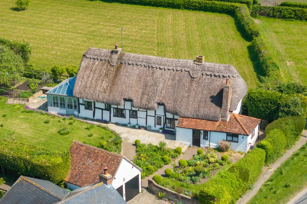 3 bed house for sale, The Strand, Quainton, HP22