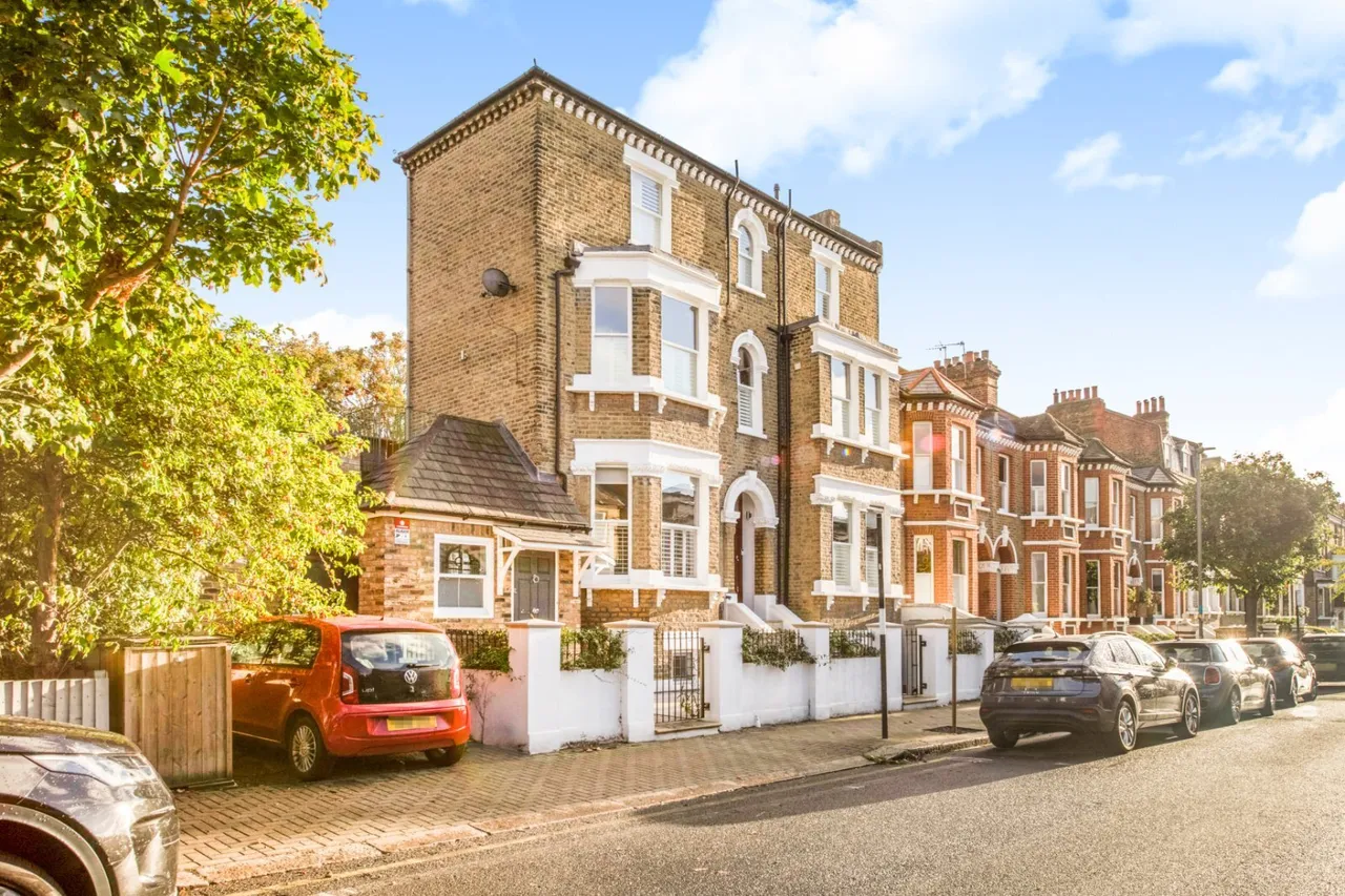 Eglantine Road, London, SW18, photo 11