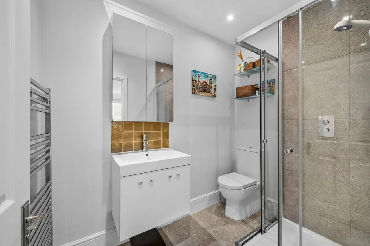Eglantine Road, London, SW18, photo 5