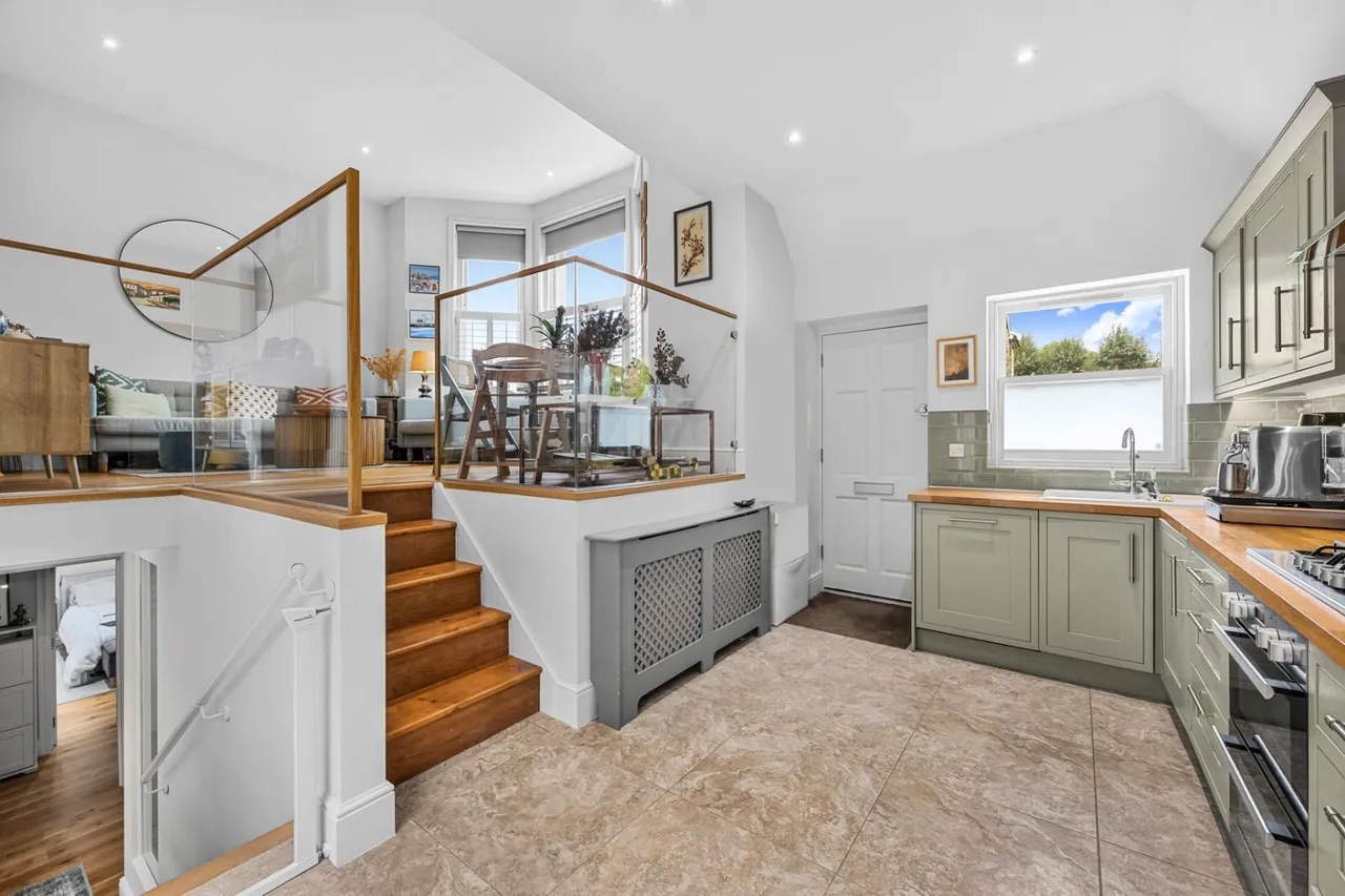 Eglantine Road, London, SW18, photo 9