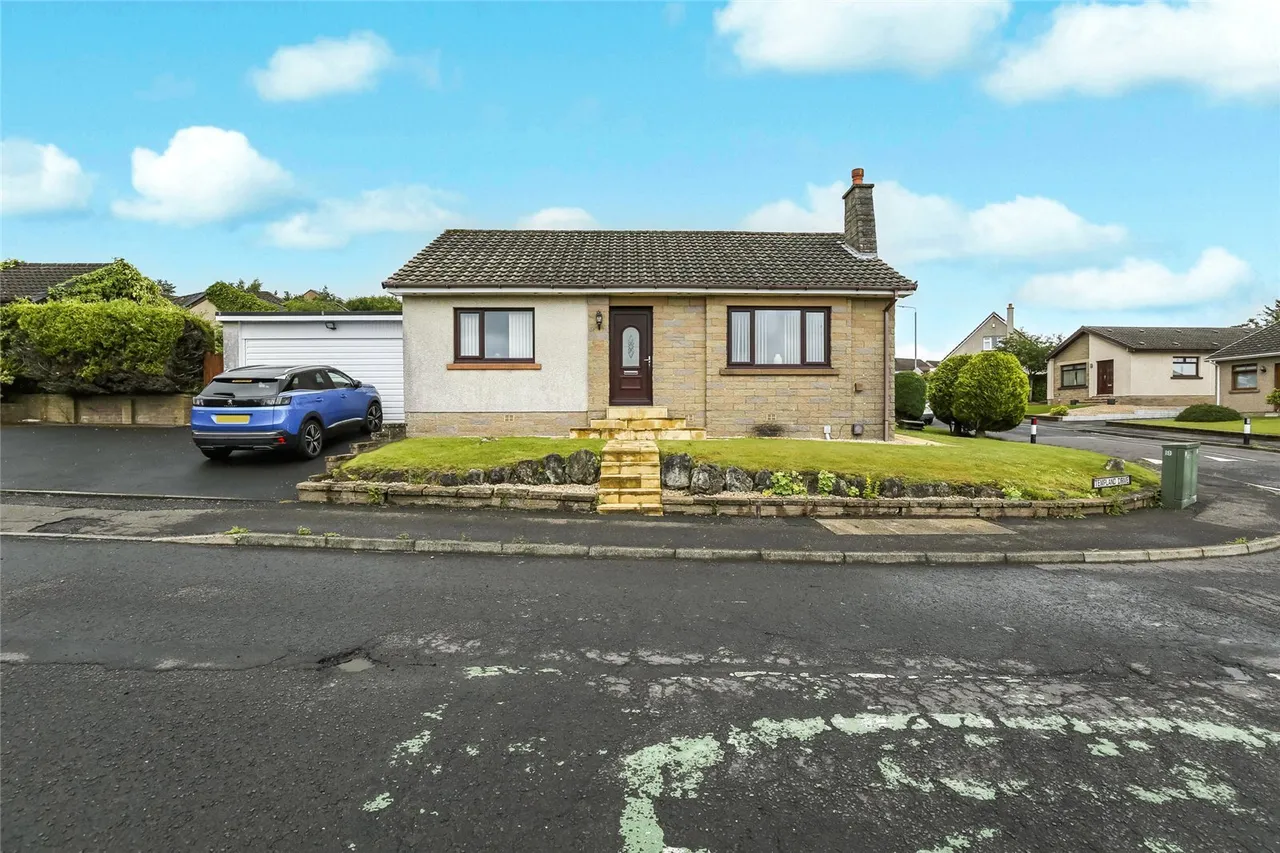 2 bed house for sale — Holmhead Road, Cumnock, East Ayrshire, KA18