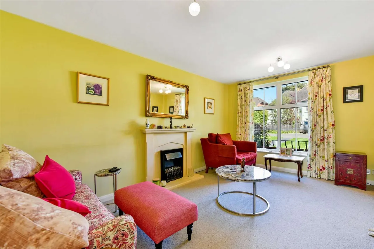 High Road, Cookham, SL6, photo 5
