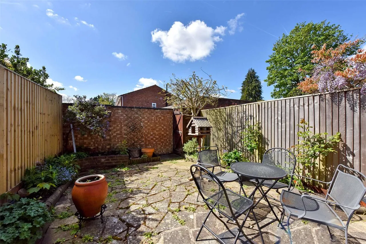 High Road, Cookham, SL6, photo 9