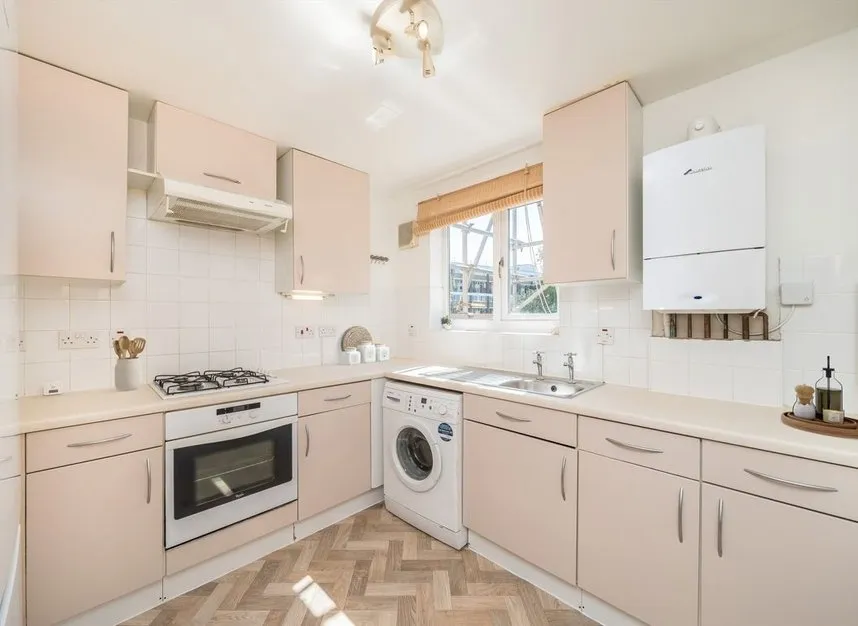 Cortis Road, London, SW15, photo 3
