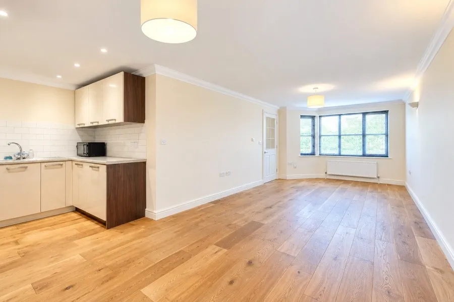 with 2 bedrooms in Linton, Cambridge, CB21, photo 4