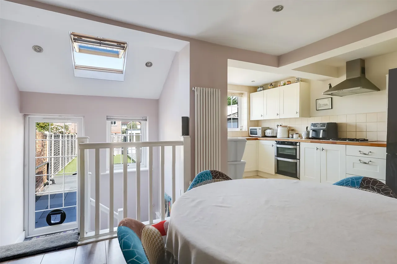 Balcombe Road, Horley, RH6, photo 2