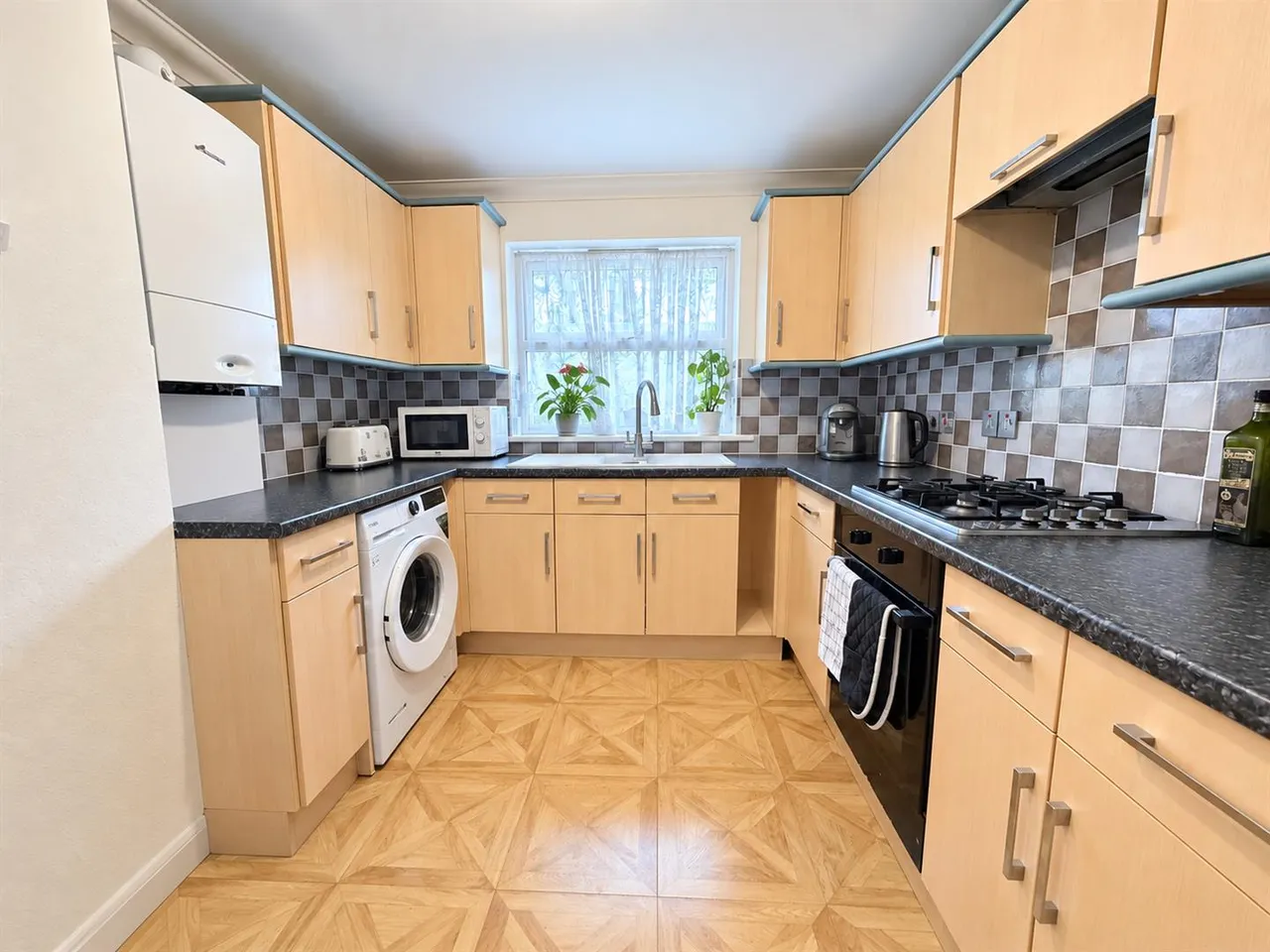 Seaside Road, Eastbourne, BN21 3PZ, photo 8