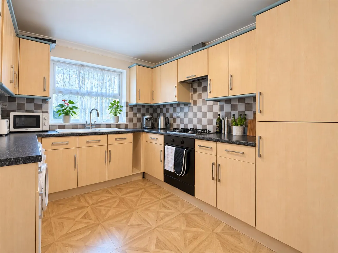 Seaside Road, Eastbourne, BN21 3PZ, photo 7