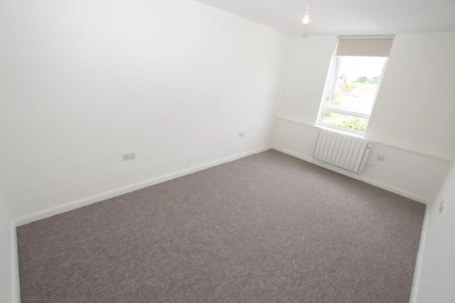 High Street, Woking, GU21, photo 4