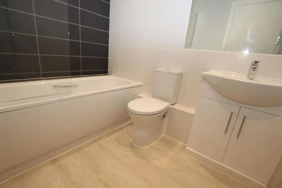 High Street, Woking, GU21, photo 6