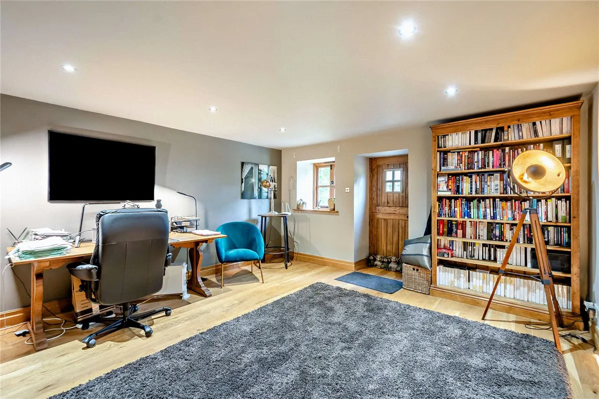 Micklethwaite Lane, Bingley, BD16, photo 10