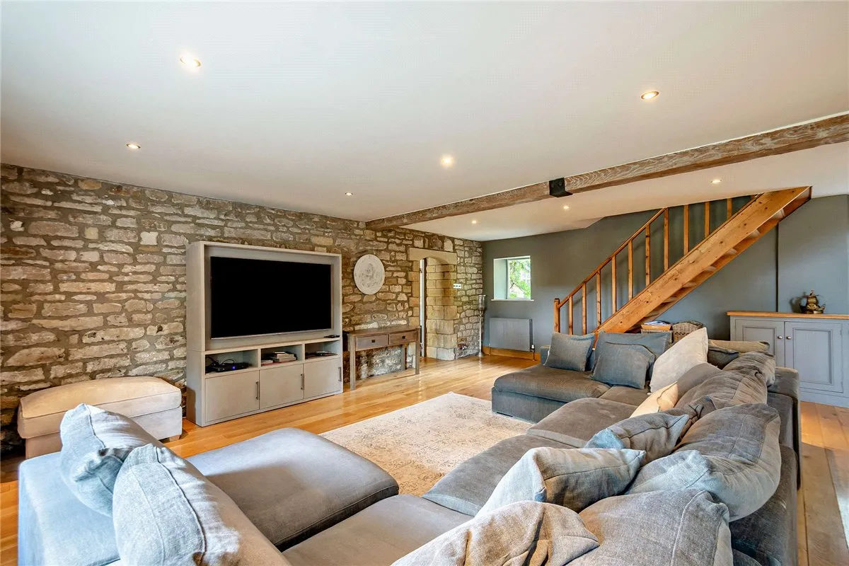 Micklethwaite Lane, Bingley, BD16, photo 6