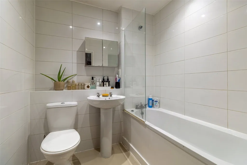 Hopton Road, Woolwich, SE18, photo 6