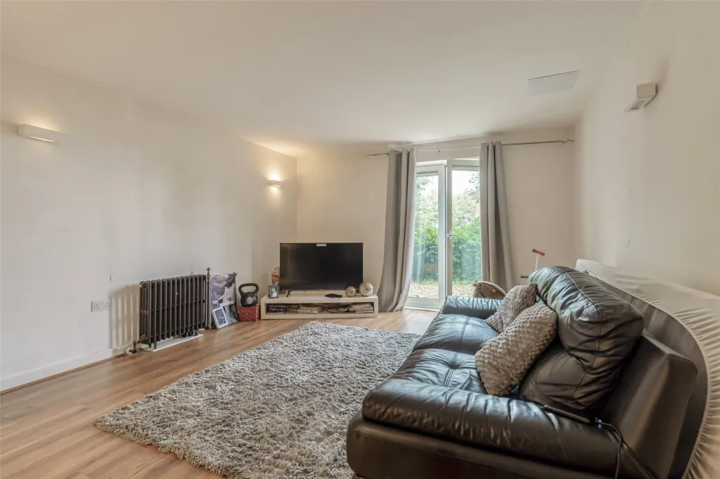 Hopton Road, Woolwich, SE18, photo 9