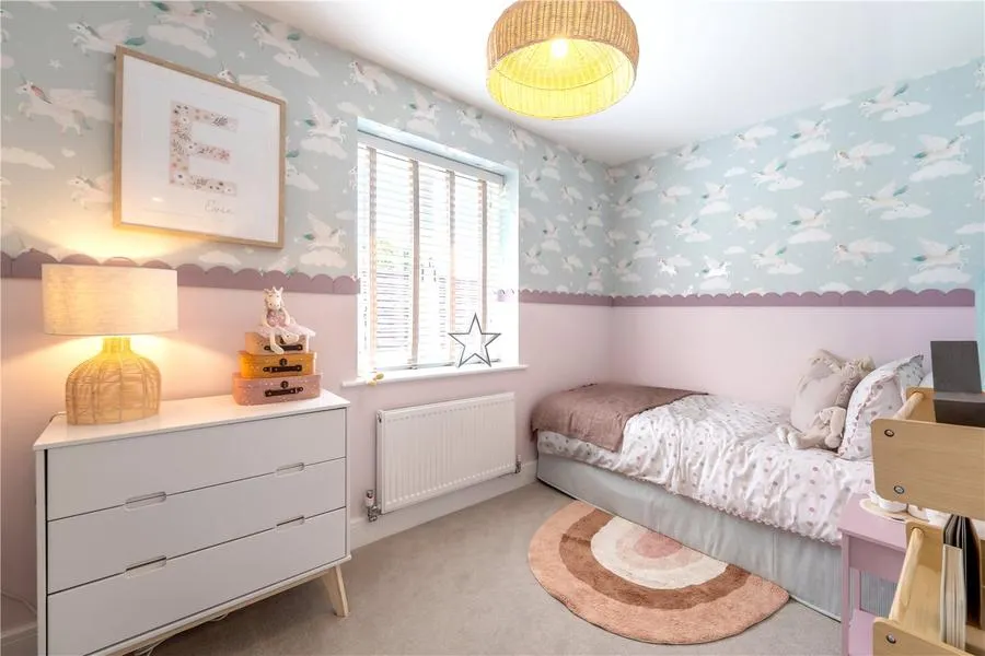 London Road, RG40, photo 10